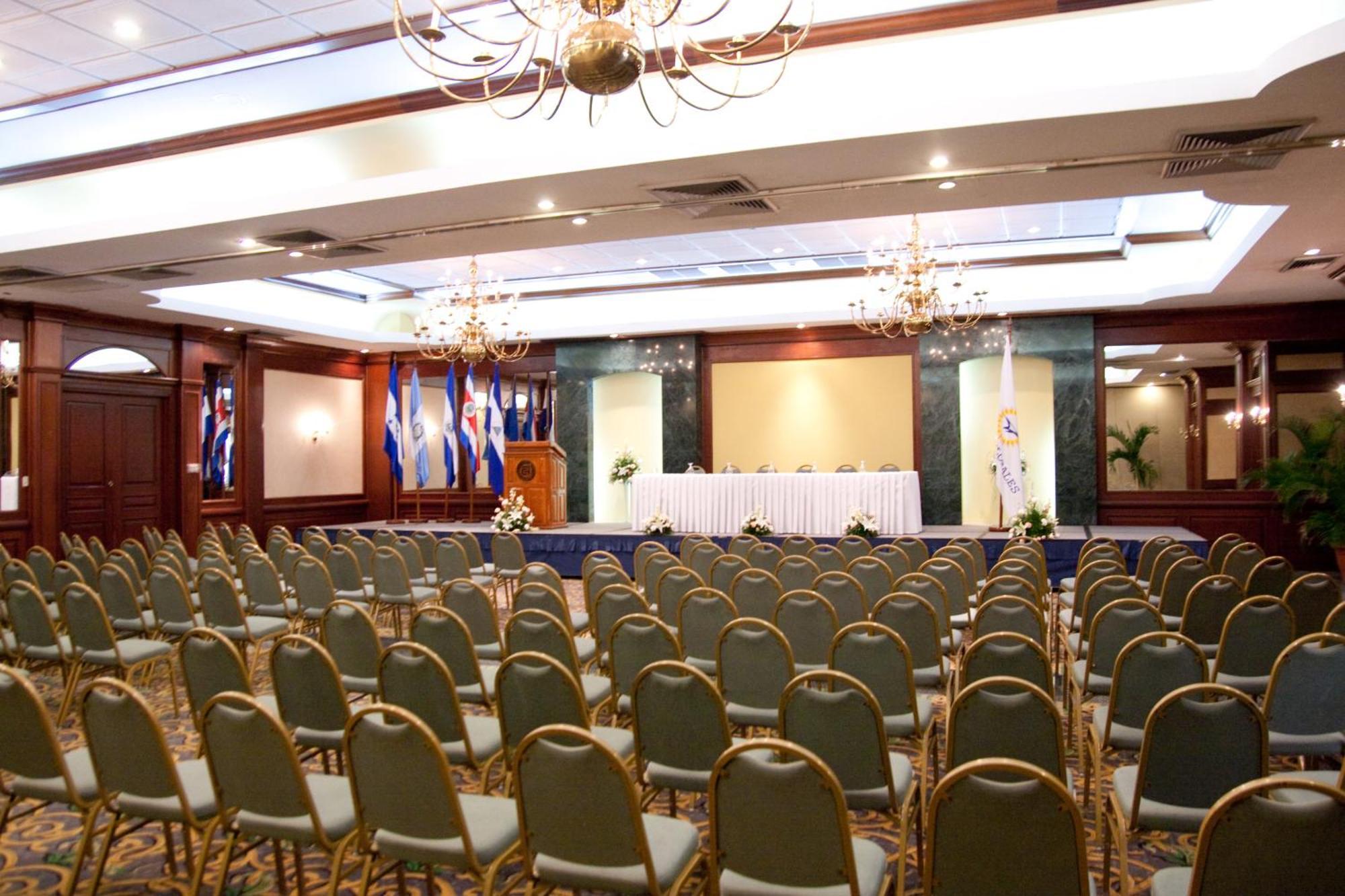 Hotel Globales Camino Real Манагуа Экстерьер фото