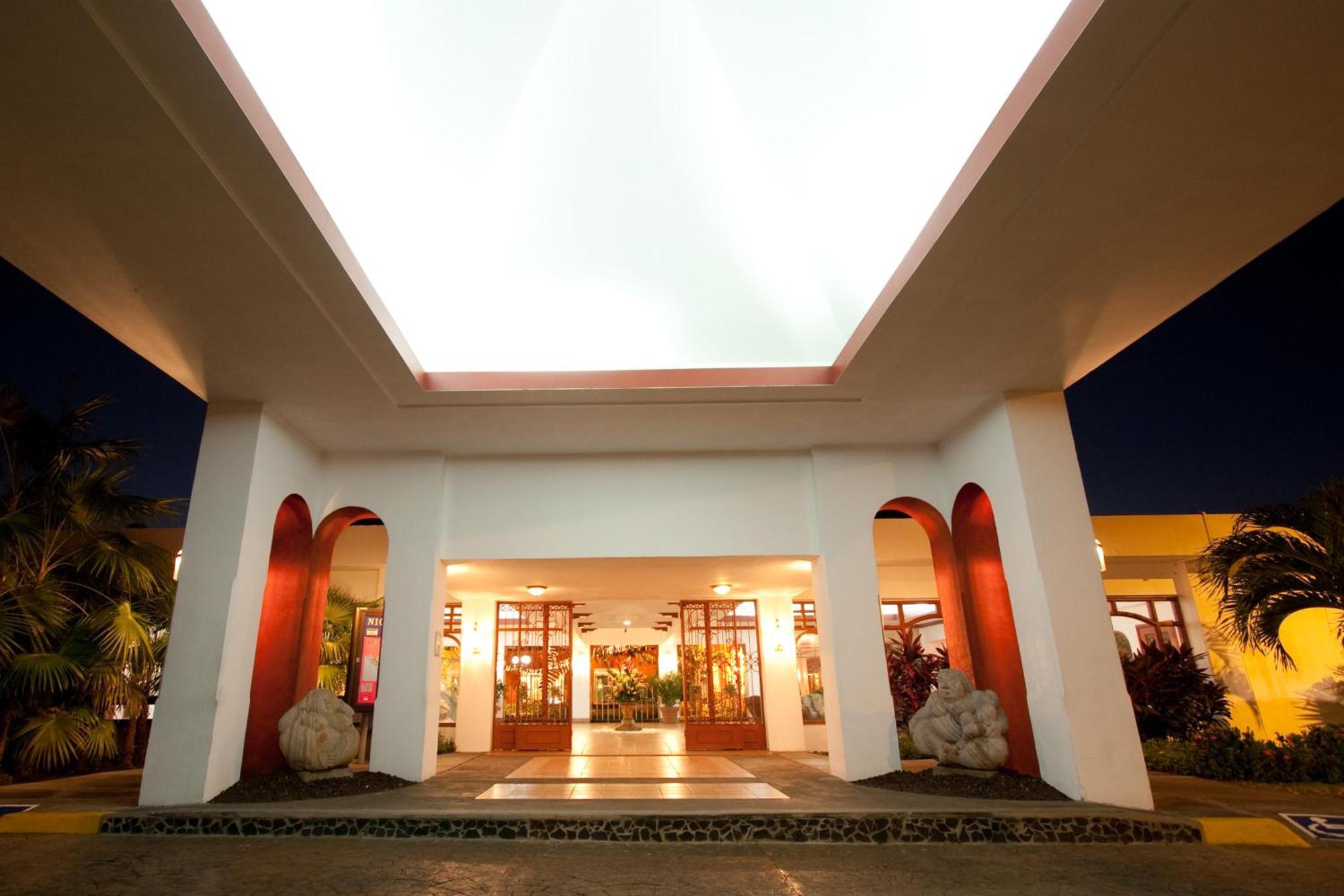 Hotel Globales Camino Real Манагуа Экстерьер фото