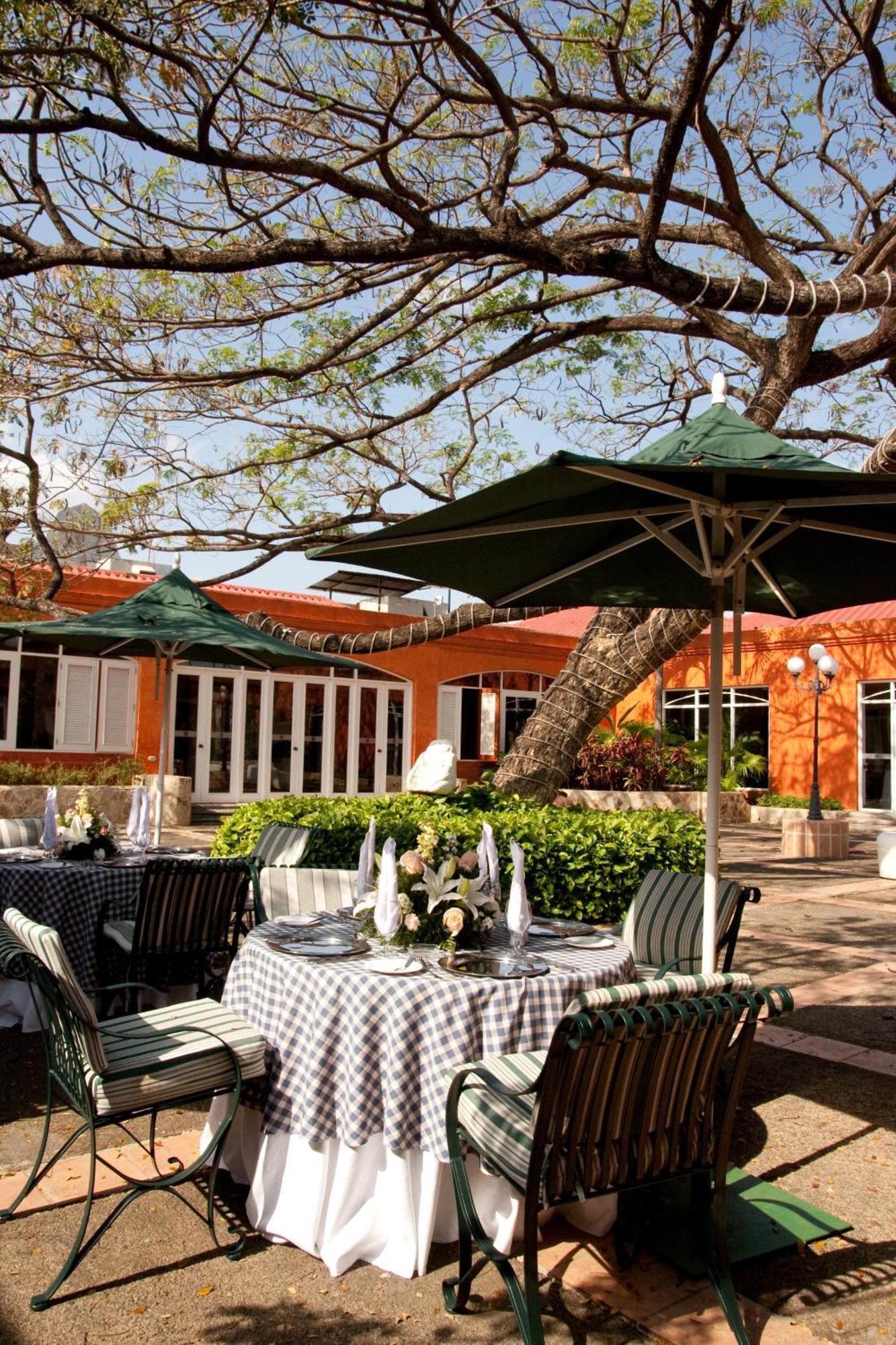 Hotel Globales Camino Real Манагуа Экстерьер фото